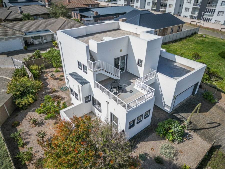 4 Bedroom Property for Sale in Reebok Western Cape